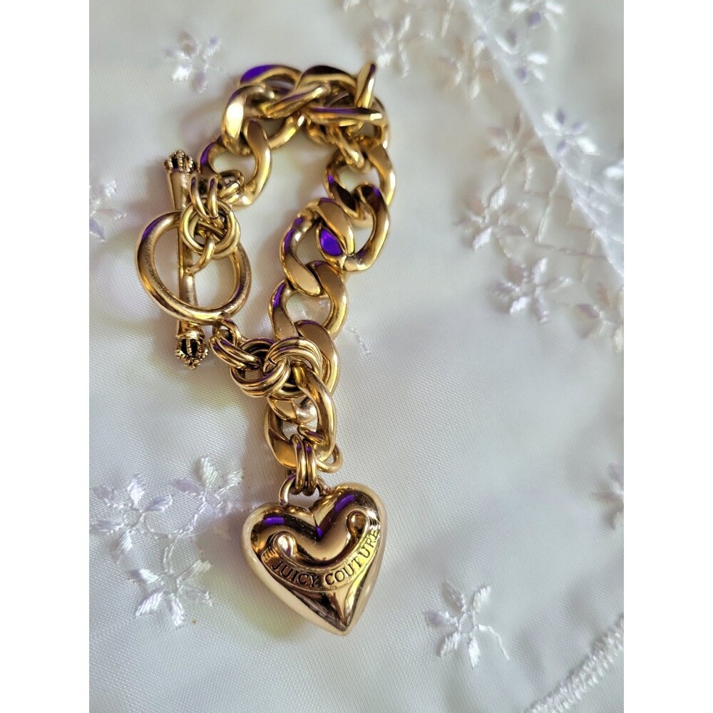 Juicy Couture Link Chain Charm Bracelet Heart Dangle Gold tone
